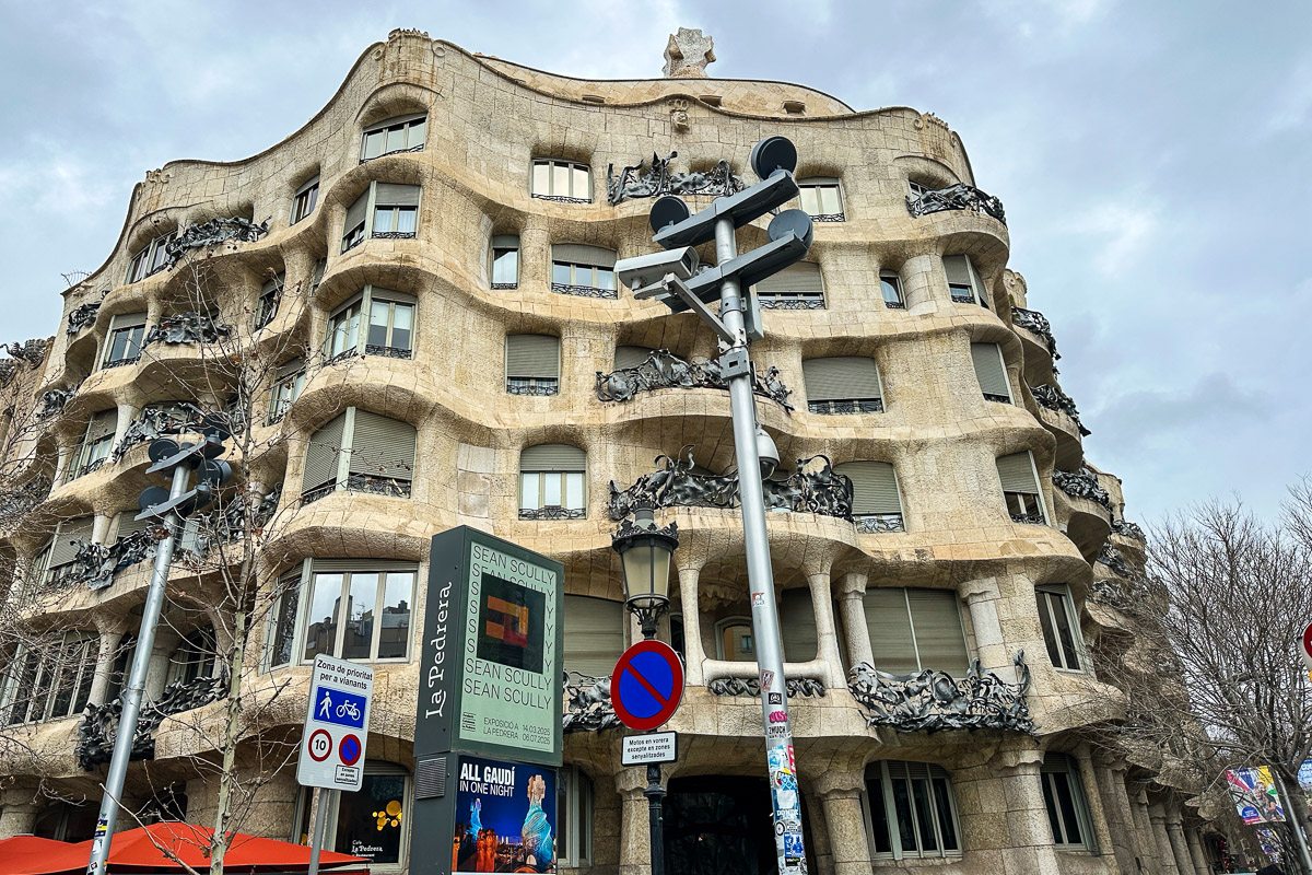 Fasada Casa Milà (La Pedrera)