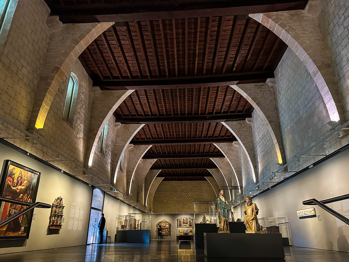 Dormitorium, gdzie dziś znajduje się muzeum