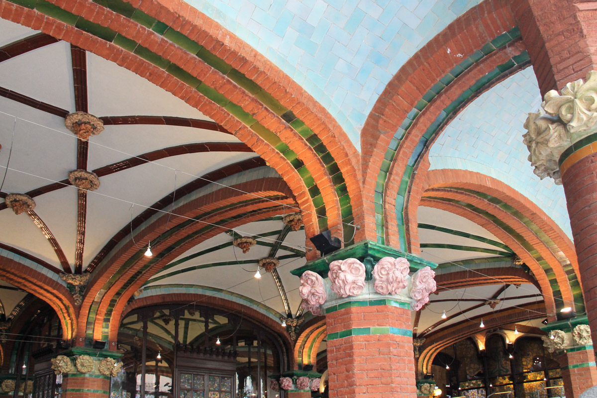 Architektura Pałacu Muzyki Katalońskiej