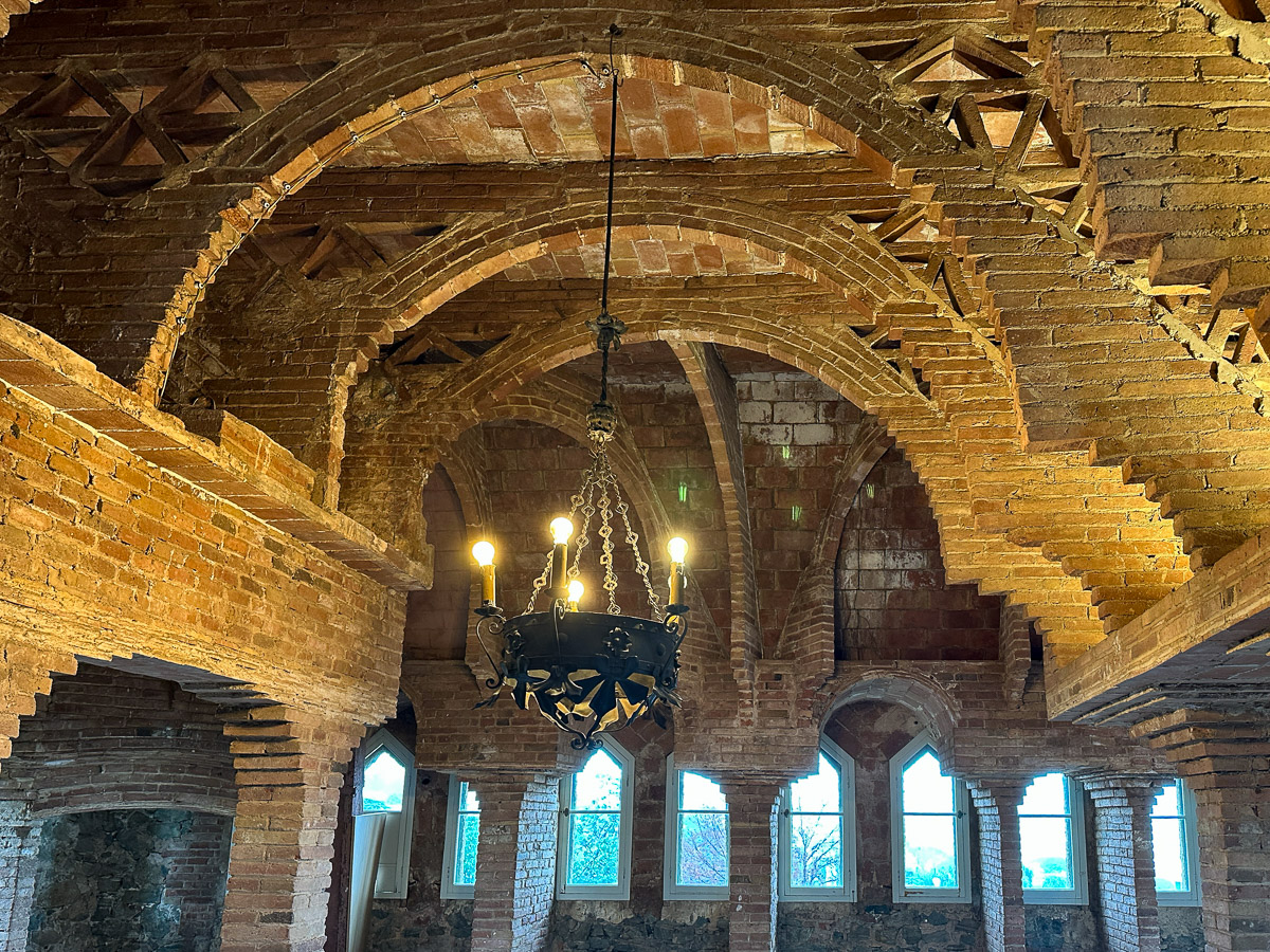 Łuki paraboliczne - najciekawszy architektonicznie element wnętrza
