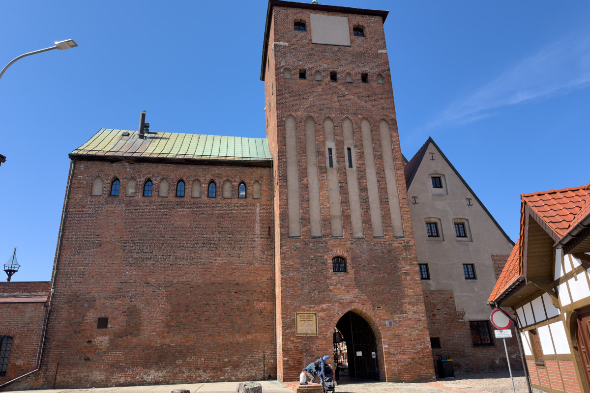Darłowo - widok na Zamek z drugiej strony