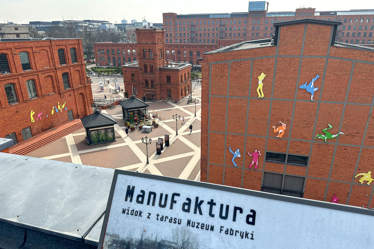 Z tarasu w muzeum można spojrzeć na Manufakturę z góry