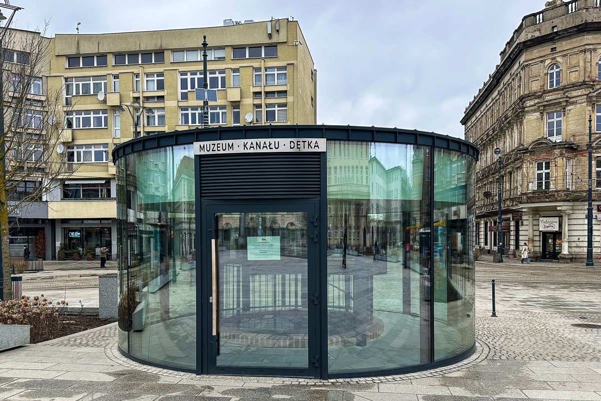 Wejście do Muzeum Kanału 'Dętka'