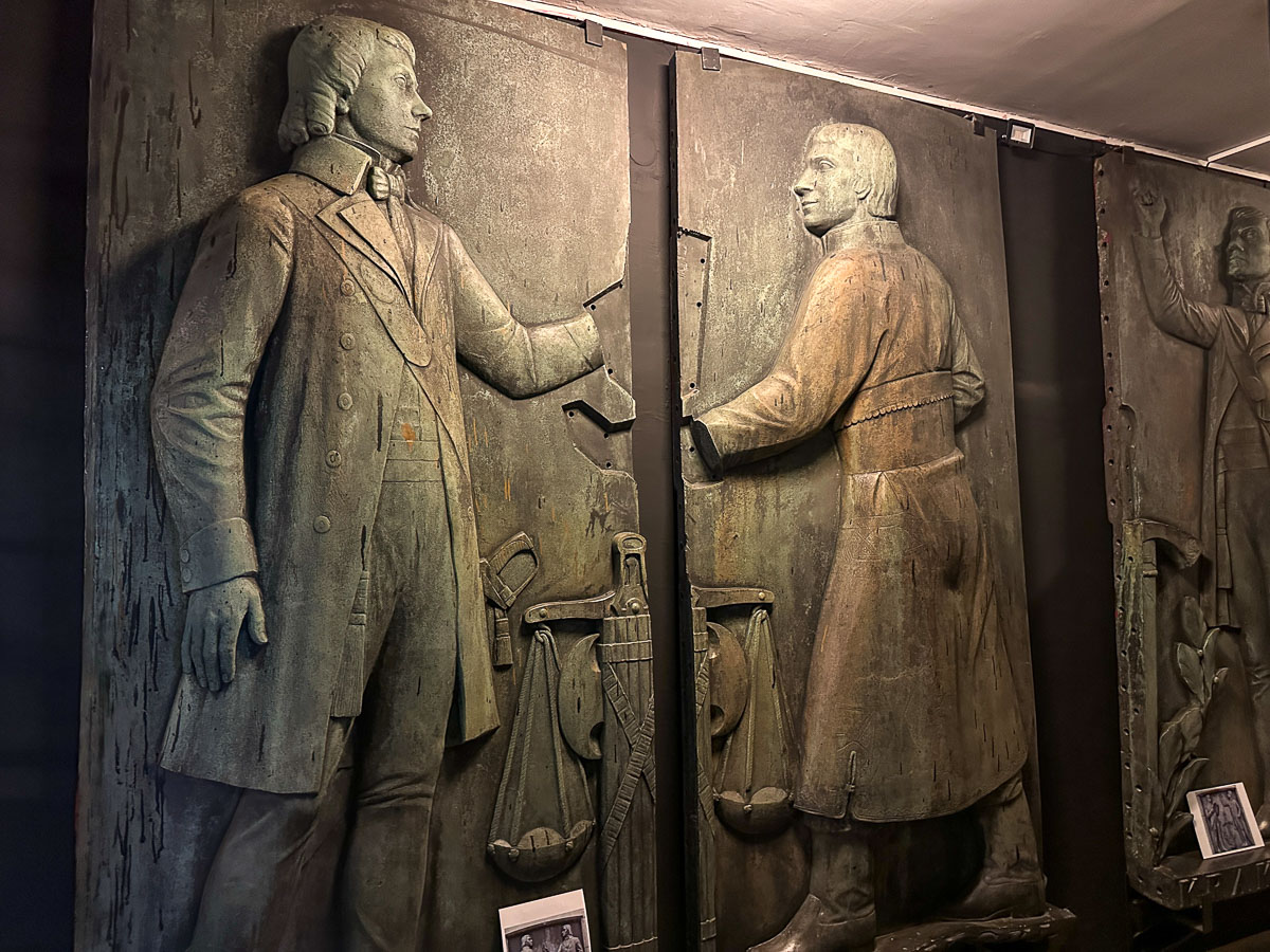 Tablice z pomnika Kościuszki