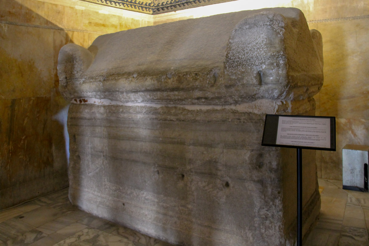 Grobowiec wystawiany w mauzoleum Galli Placydii