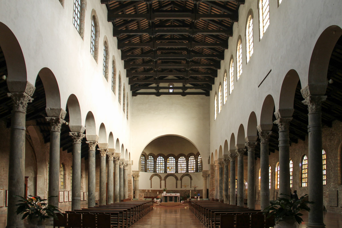 Wnętrze bazyliki San Giovanni Evangelista w Rawennie