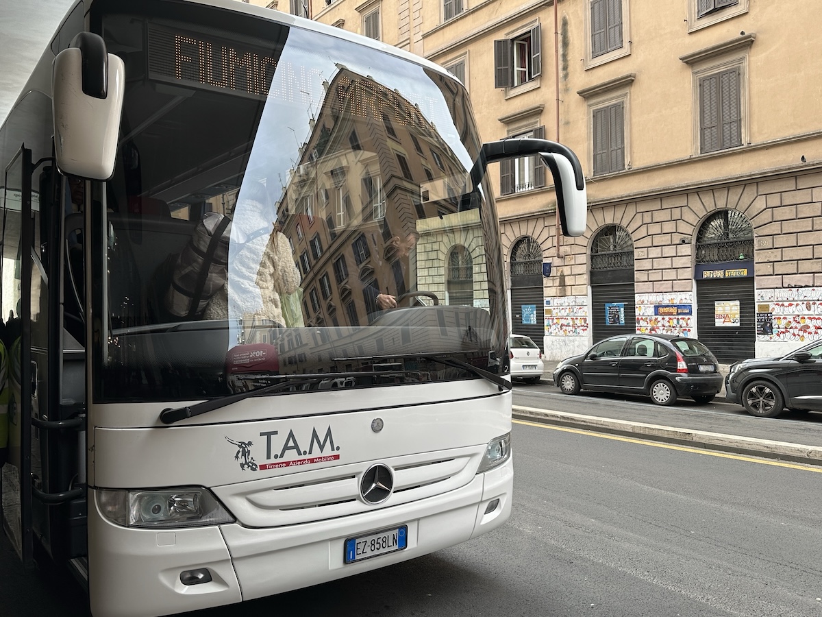 Autobus T.A.M. przy dworcu Roma Termini