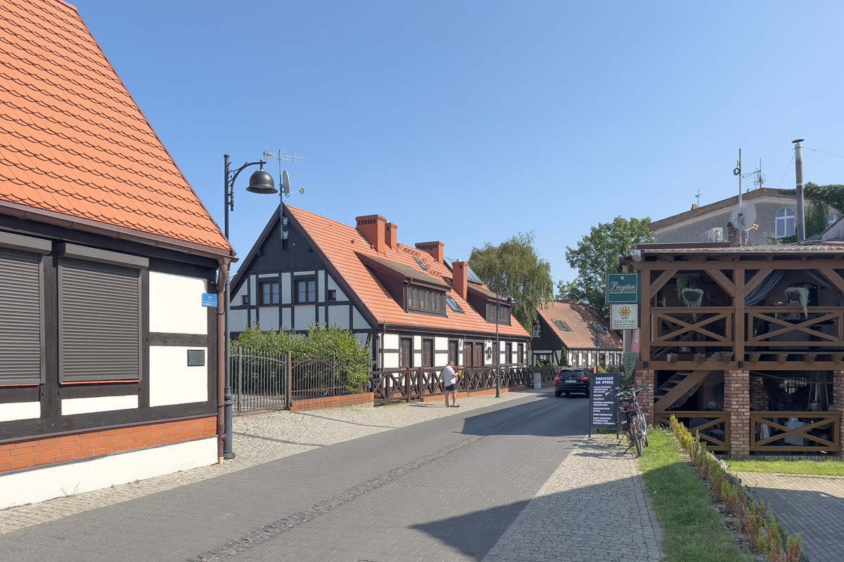 Ustka - domy w kratę