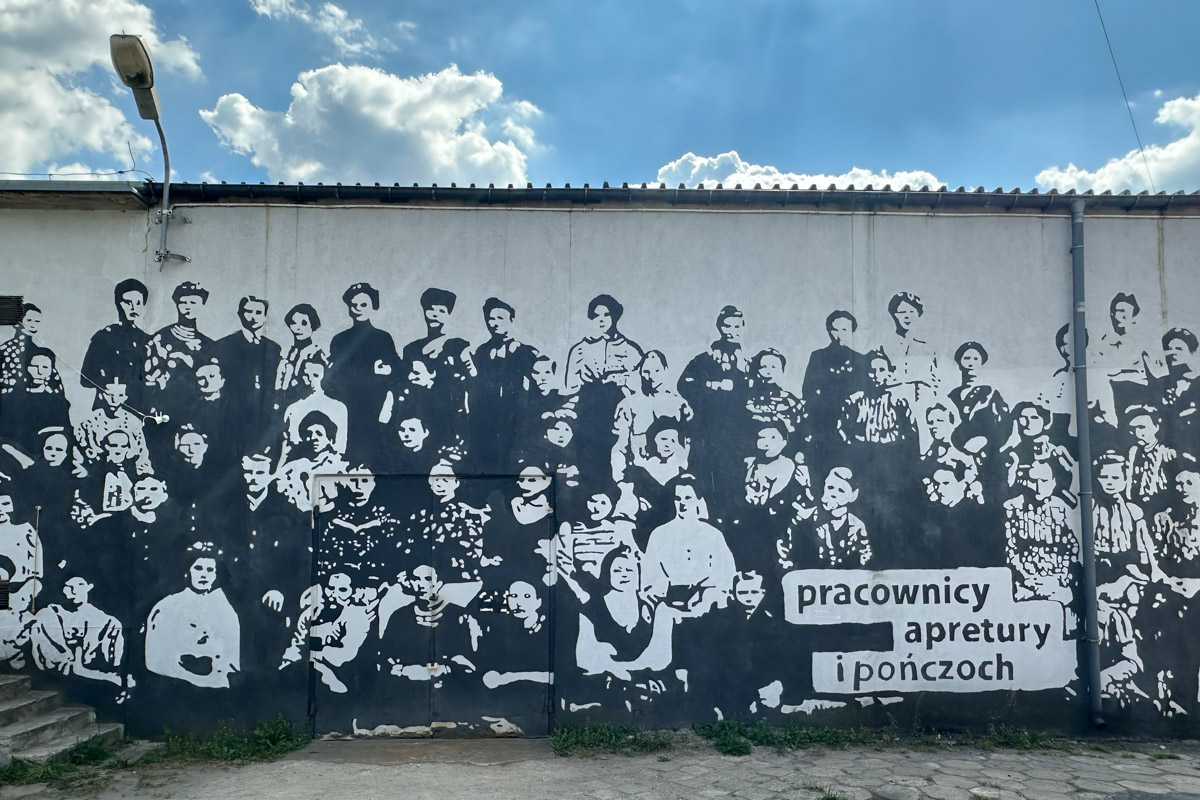 Mural przy muzeum - Żyrardów