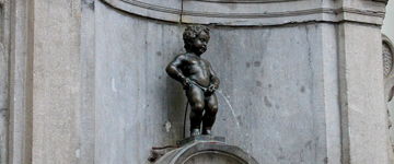 Manneken pis - sikający chłopiec z Brukseli