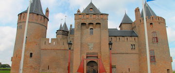 Zamek Muiderslot - historia, zwiedzanie i informacje praktyczne