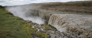 Dettifoss: najpotężniejszy wodospad na Islandii. Dojazd, zwiedzanie, parking. 