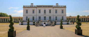 Queen's House w londyńskim Greenwich - klasycystyczna rezydencja zamieniona w galerię sztuki