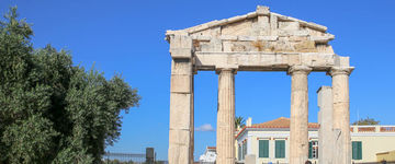 Agora rzymska w Atenach: Wieża Wiatrów i brama Ateny Archegetis 