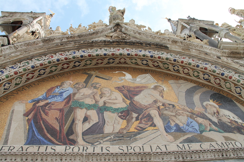 !Szczegóły widoczne z Loggia dei Cavalli - bazylika w Wenecji