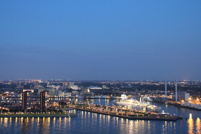 widok z wieży widokowej w Rotterdamie