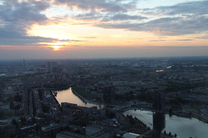 Zachód słońca - widok z wieży widokowej Euromast w Rotterdamie