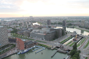 Widok z wieży widokowej Euromast w Rotterdamie