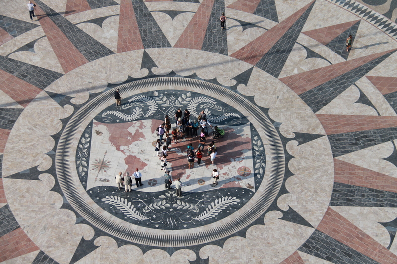 !Widok z tarasu widokowego na pomniku Odkrywców - Lizbona