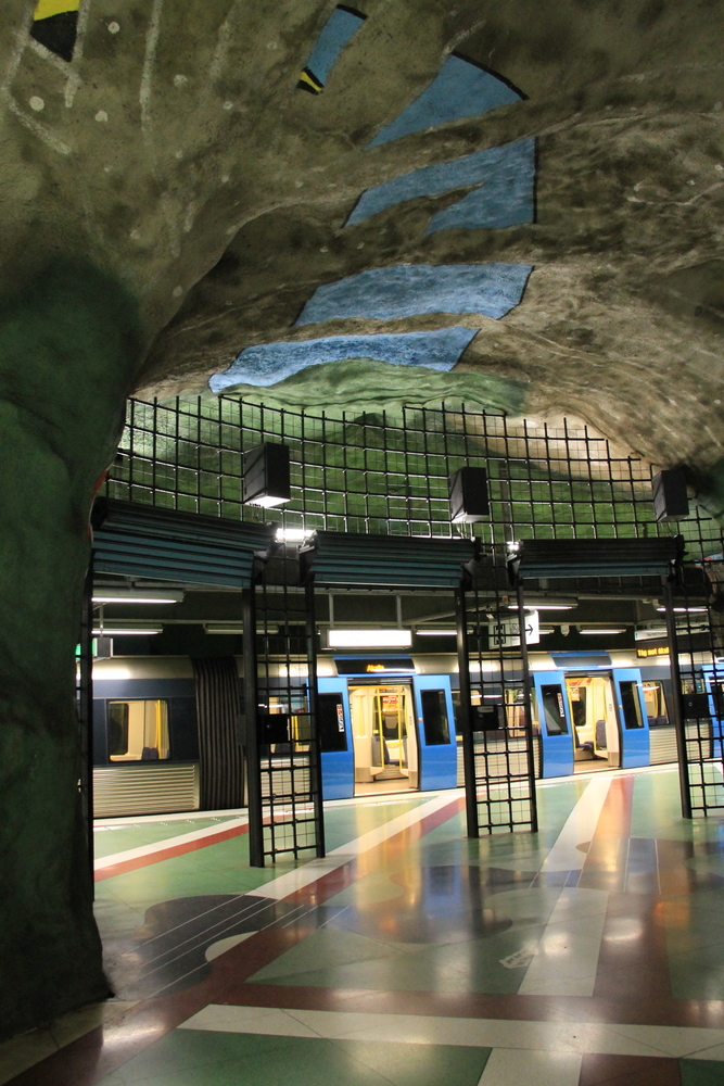 !Kungsträdgården - stacja metra w Sztokholmie
