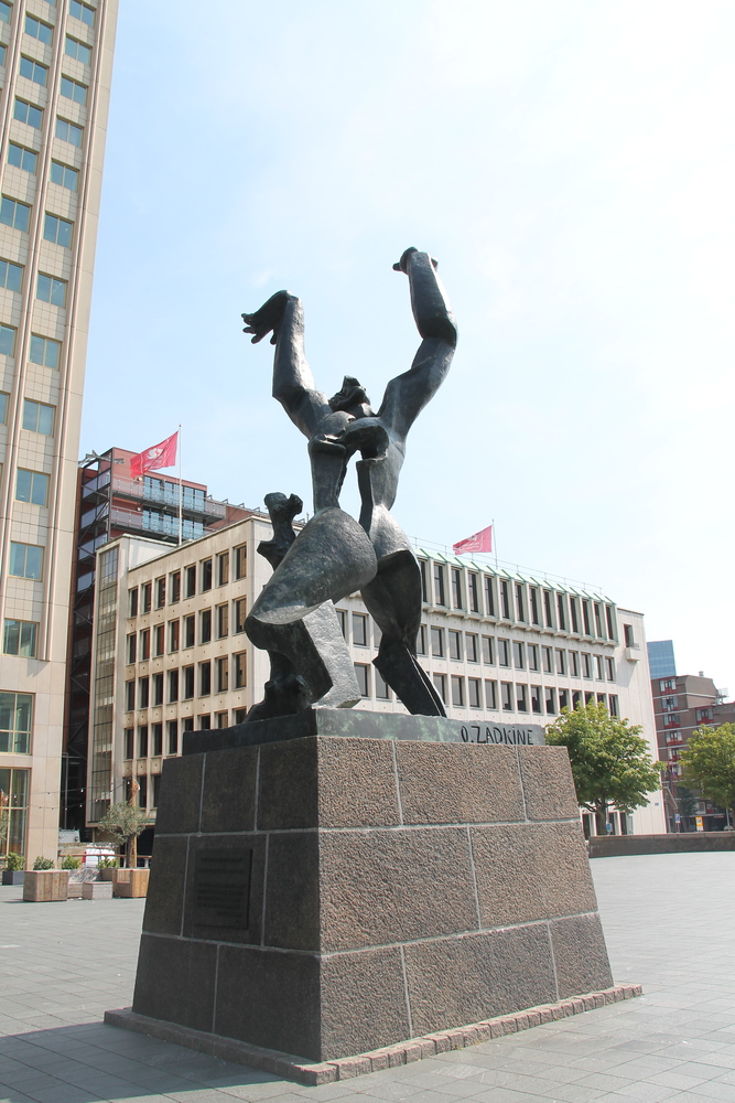 Pomnik - Rozdarte miasto - Rotterdam