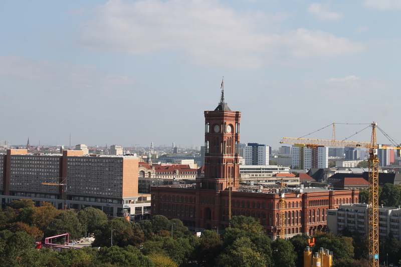 Widok na Czerwony Ratusz z kopuły Katedry - Berliner Dom