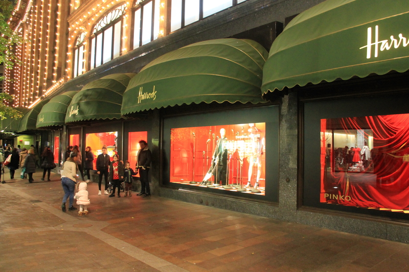 [Harrods w Londynie]