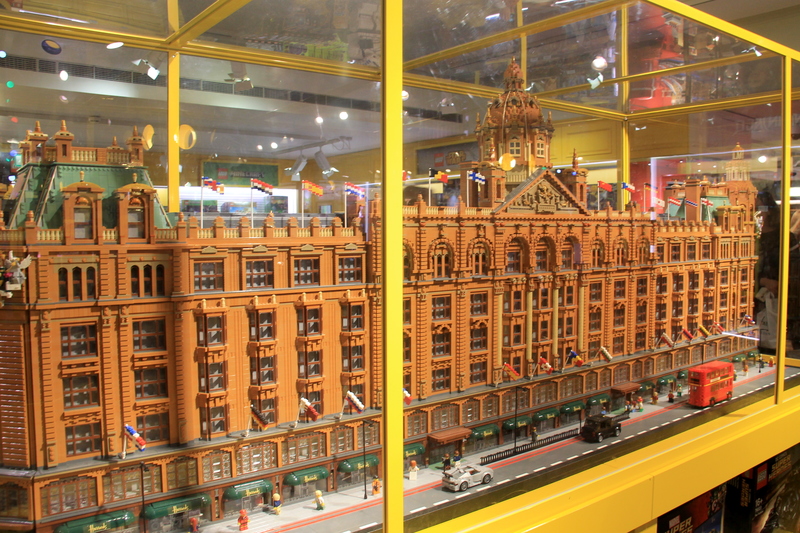 Harrods Londyn - makieta z klocków Lego