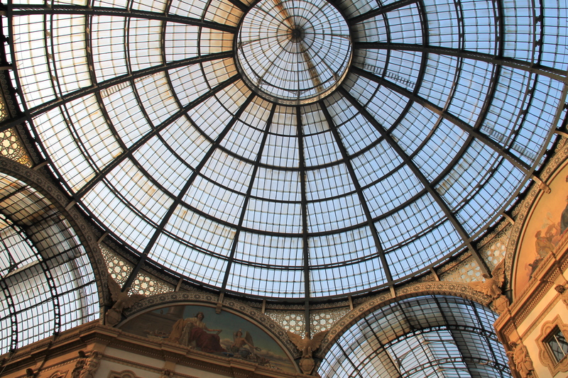 !Szklana kopuła w Galerii Wiktora Emanuela II w Mediolanie