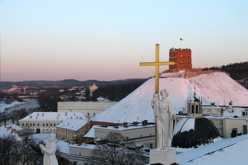 Widok na Górę Giedymina w Wilnie z Dzwonnicy Bazyliki Archikatedralnej