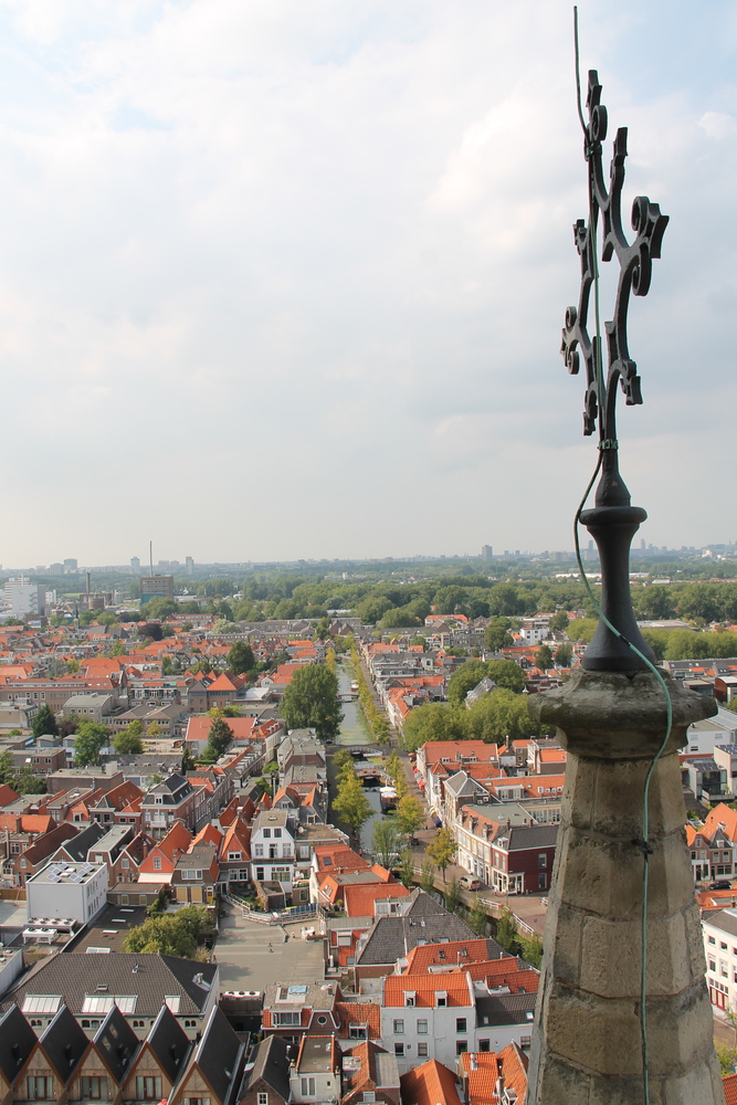 widok z wieży Nowego Kościoła w Delft