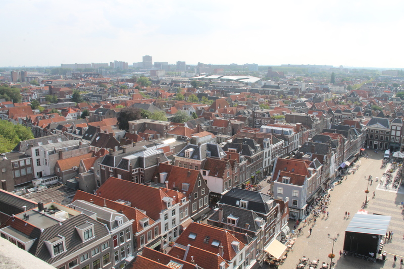 widok z wieży Nowego Kościoła w Delft
