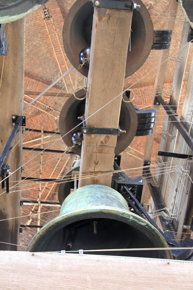 !Dzwony na wieży w Brugii