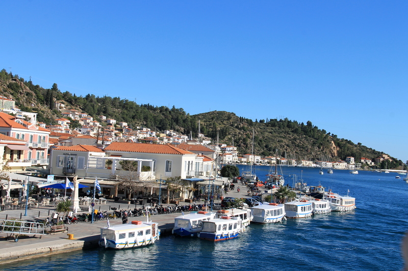 Widok na port na wyspie Poros