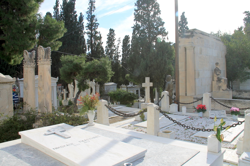 wizyta na pierwszym ateńskim cmentarzu