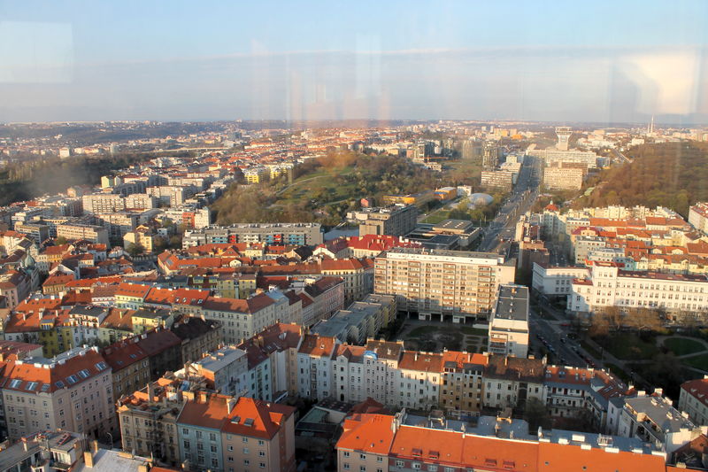 Widok na Pragę z wieży telewizyjnej Zizkov