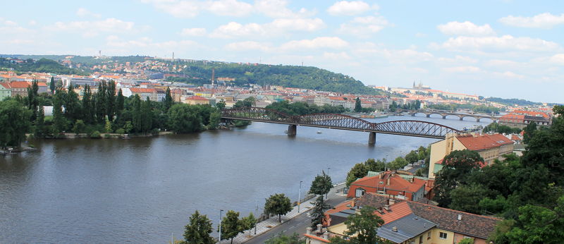 Widok na Pragę ze wzgórza Wyszehrad