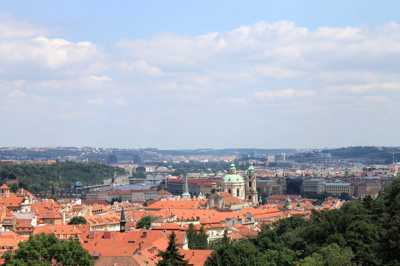 Widok na Pragę ze wzgórza Petrin
