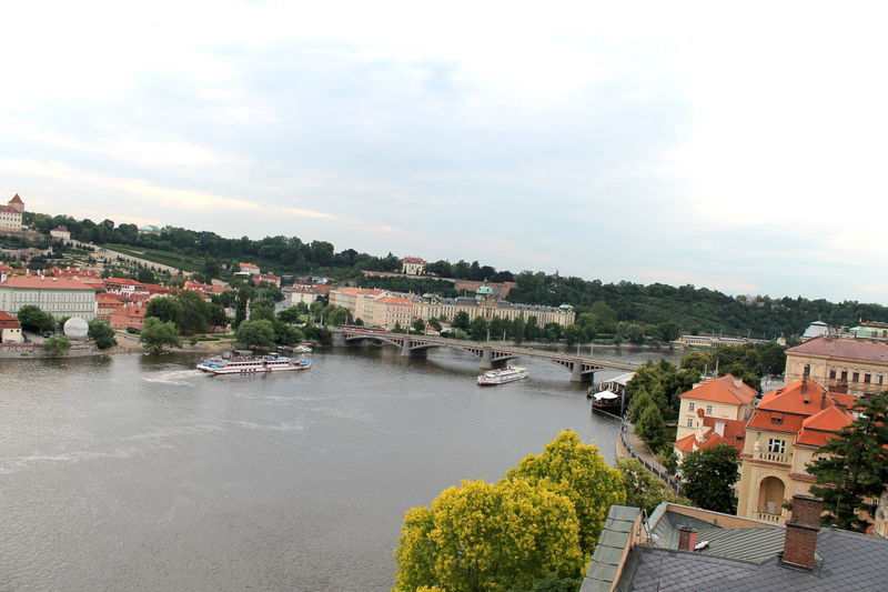 !widok z wieży przy moście Karola w Pradze