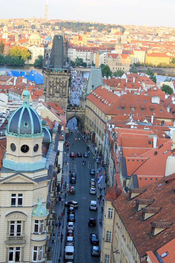 !widok z Kościoła św. Mikołaja w Pradze, w dzielnicy Mala Strana