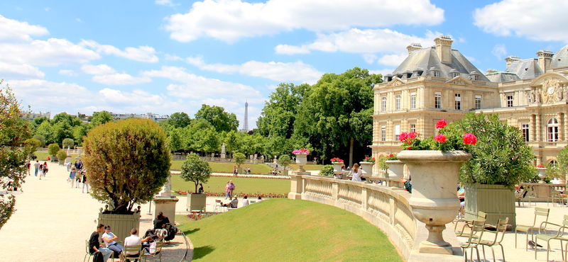 Paryż, podczas wizyty w Ogrodzie Luksemburskim - widok na Pałac
