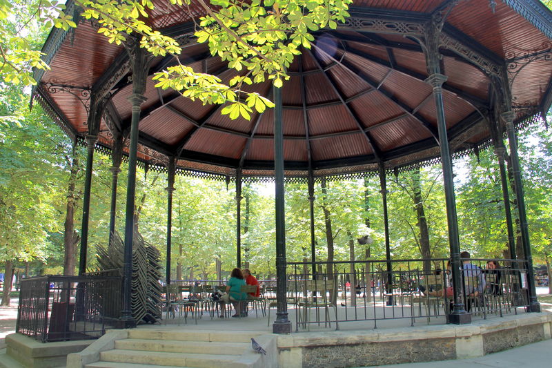 altanka w Ogrodzie Luksemburskim w Paryżu