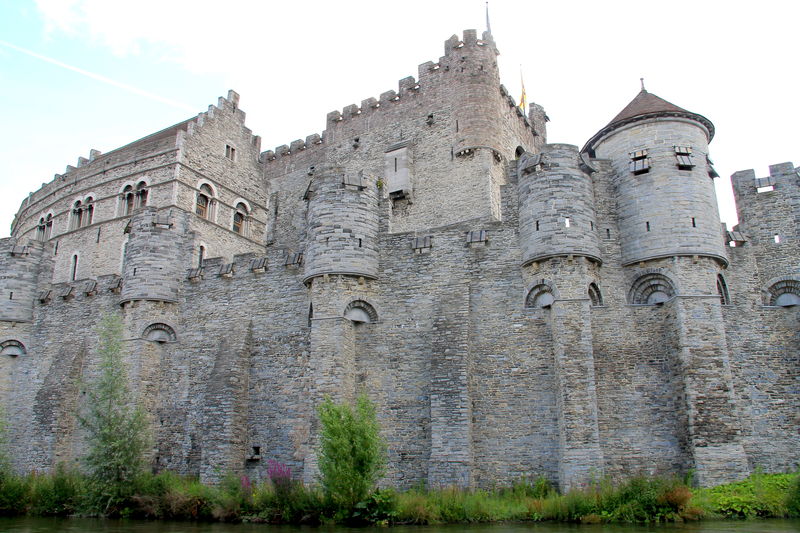 Zamek Gravensteen w Gandawie - widziany podczas rejsu