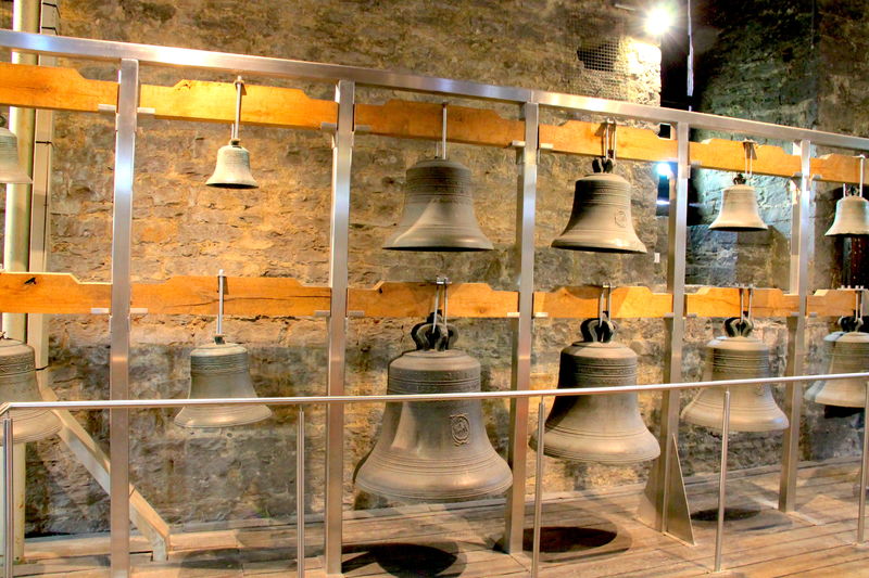 dzwony na wieży beffroi w Gandawie