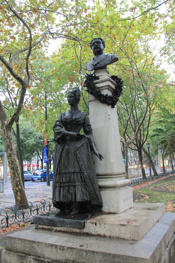 pomnik przy Avenida da Liberdade - Lizbona