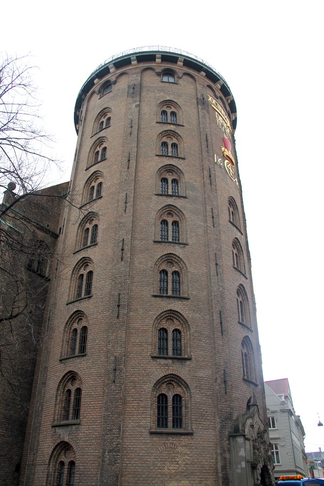 widok na Okrągłą Wieżę - Rundetarn w Kopenhadze
