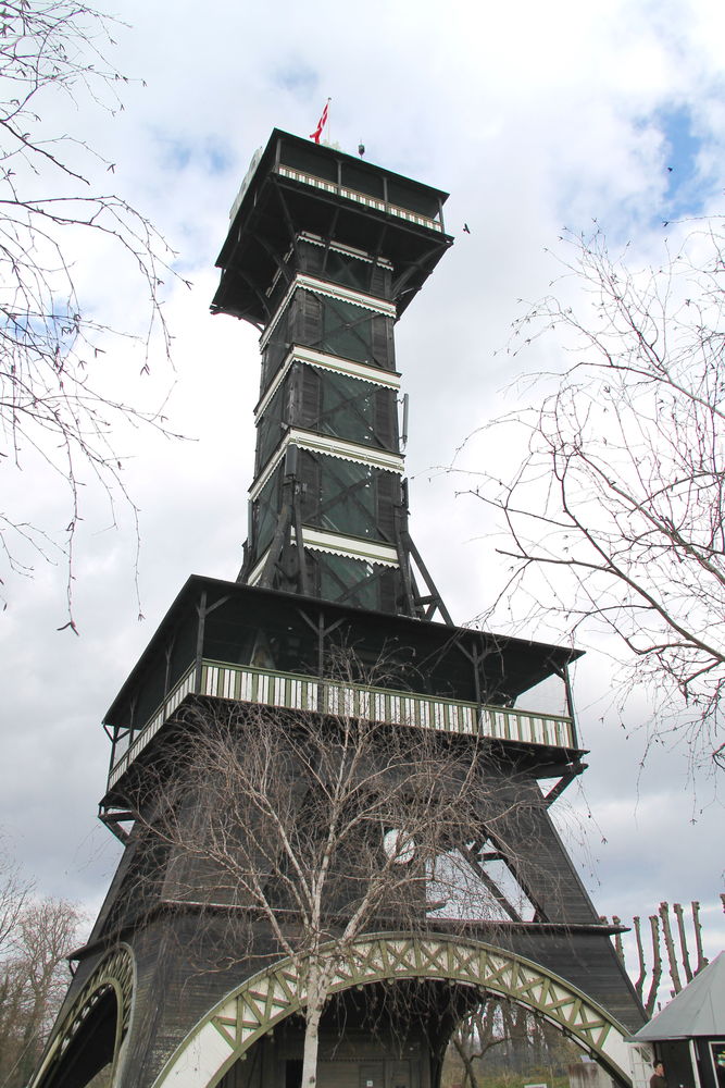 Drewniana wieża widokowa z ZOO w Kopenhadze