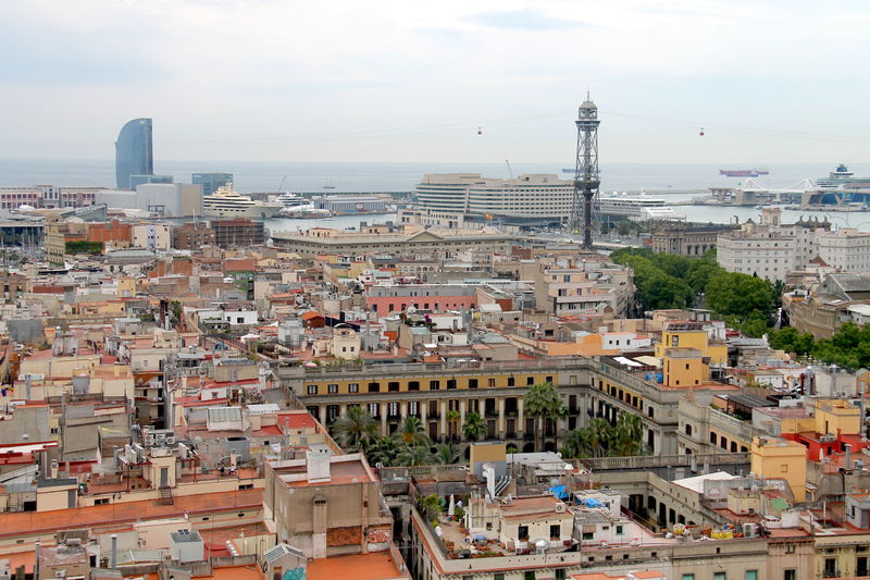 Widok na Barcelonę w wieży w Kościele Santa Maria del Pi