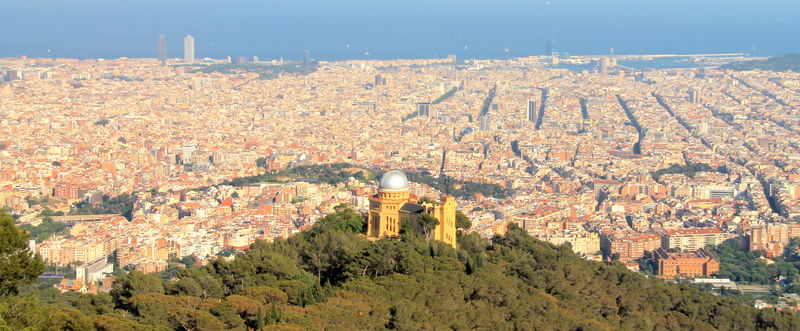 Widok z Placu Tibidabo w Barcelonie