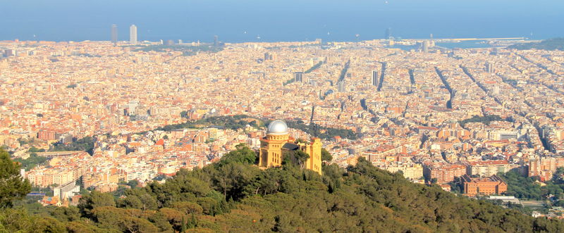 Widok z Placu Tibidabo w Barcelonie